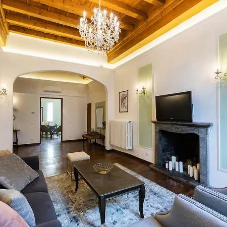 Historic Center Palace - Huge 4 Bedrooms Santa Croce Apartment - By LikehomeFlorenz Exterior foto