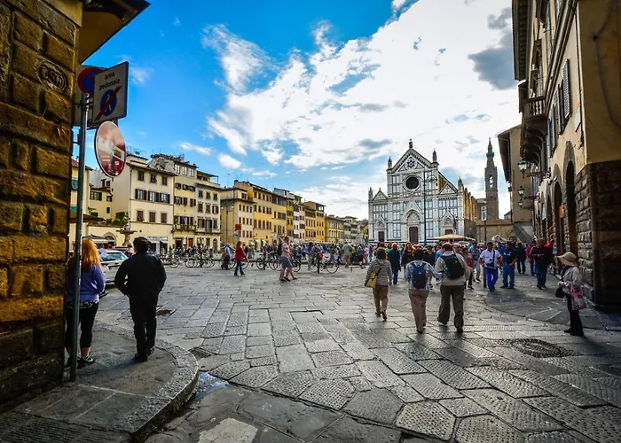 Historic Center Palace - Huge 4 Bedrooms Santa Croce Apartment - By Likehomeflorence