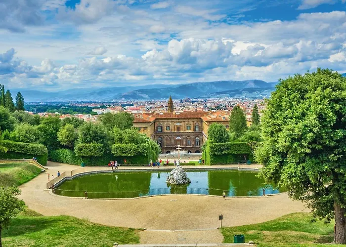 Historic Center Palace - Huge 4 Bedrooms Santa Croce Apartment - By Likehomeflorence