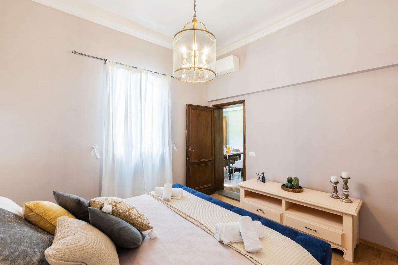 Historic Center Palace - Huge 4 Bedrooms Santa Croce - By Likehomeflorence * Florenz